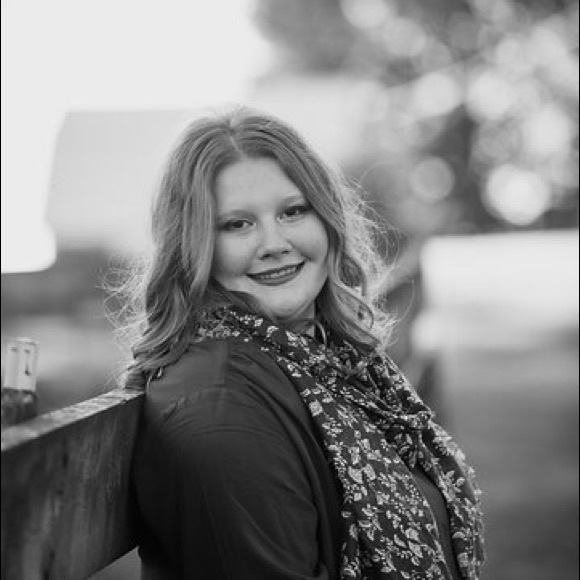 Meet your Posher, Sophia - Picture 1 of 1